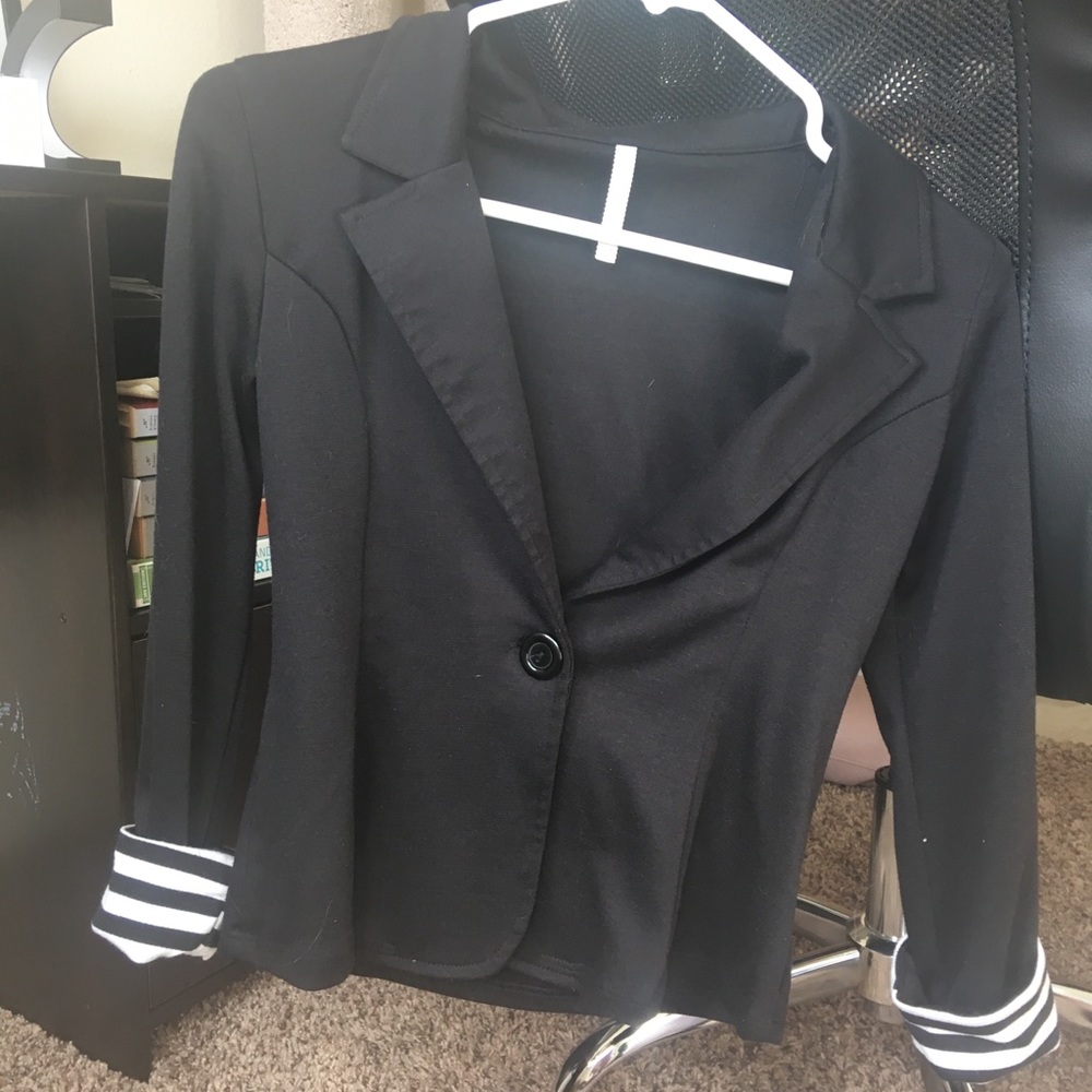 Cute Professional Blazer 🤍